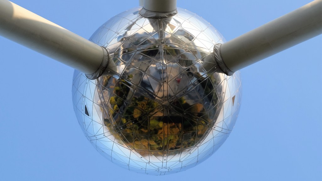 WPC: Shiny –&nbsp;Bauble